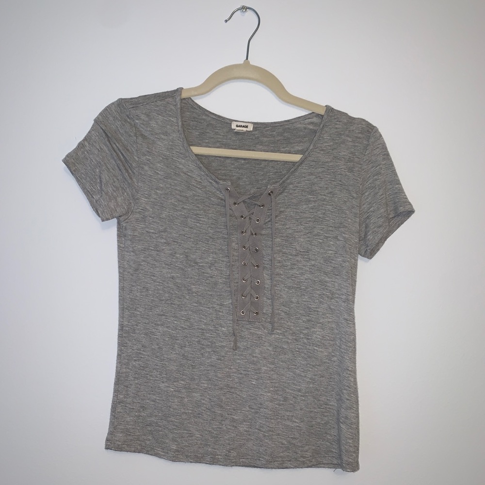 Gray tee